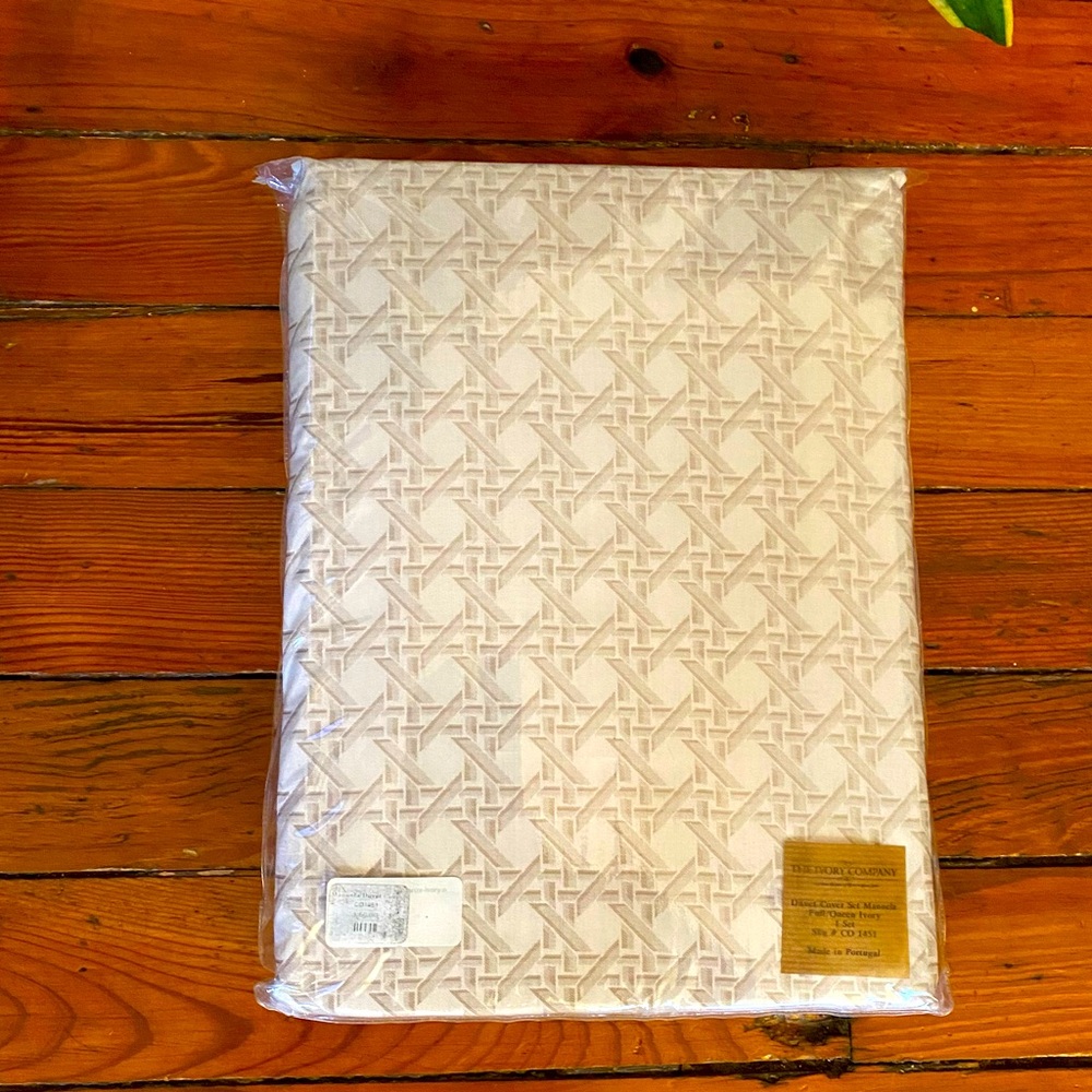 The Ivory Company Duvet Cover Set Full/Queen Manuela Set